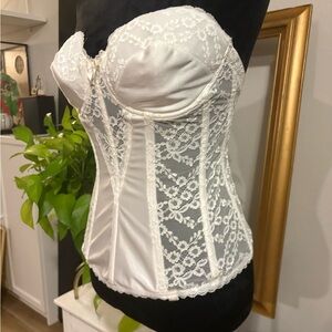 Va Bien Vintage Cream Lace Bustier